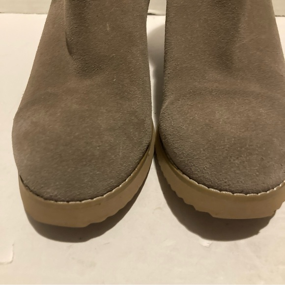 Blondo Karla Tan Suede Wedge Ankle Booties Waterproof Size 9.5 M - Picture 6 of 10